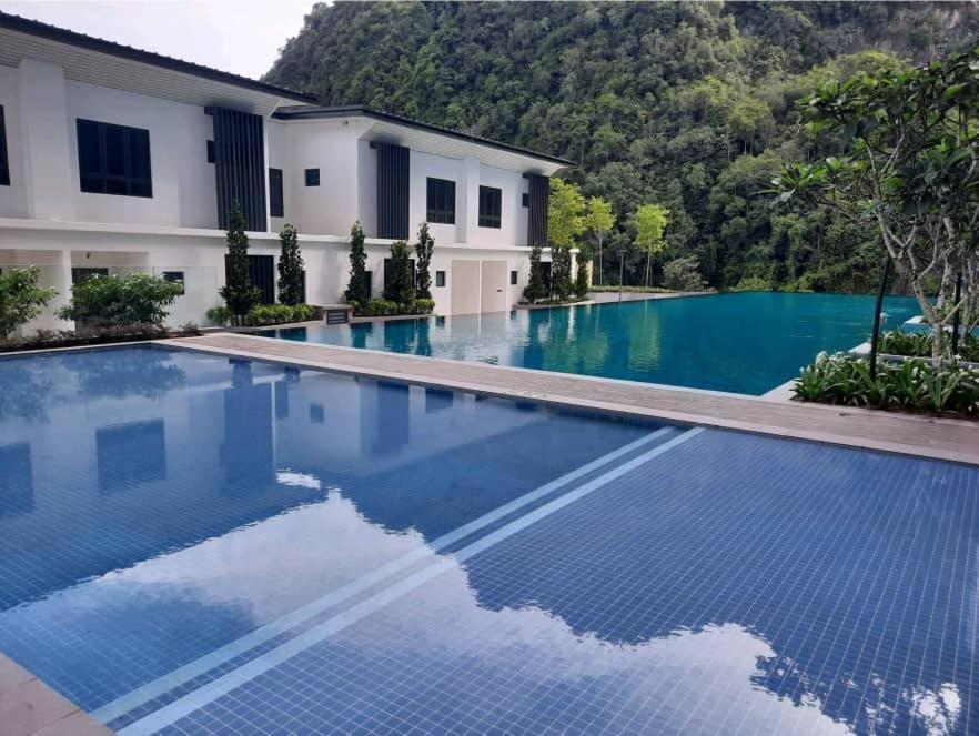 Hotspring 2 Room 1512 Suite Sunway Onsen With Theme Park View 4 Pax Тамбун Екстериор снимка